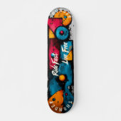 Bold Geometric Pop Art - Fahren Sie schnell, live Skateboard (Vorne)