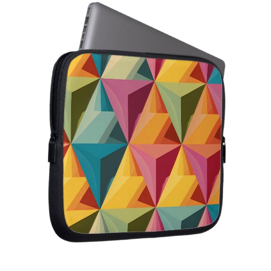 Bold Geometric Triangle Pattern  Laptopschutzhülle (Vorne Rechts)