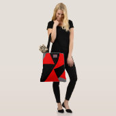 Bold Geometrics, Schwarz, Rot, Grau Mit Monogramm Tasche (Am Model)
