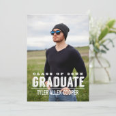 BOLD GRAD Foto Graduation Party Ankündigung (Stehend Vorderseite)