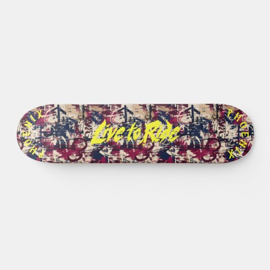 Bold Graffiti mit Yellow 'Live to Ride' Motto Skateboard (Horizontal)