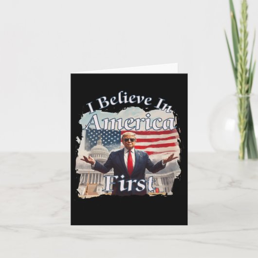 Bold Gritty Retro politische Slogan America First  Karte (Vorderseite)
