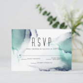 Bold Jade and Navy Blue Modern Fluid Ink RSVP Karte (Stehend Vorderseite)