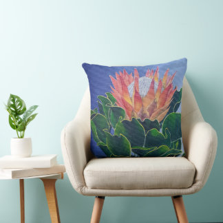 Bold King Protea | Hand-Painted Floral Art Kissen