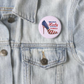 Bold Lady Supporting Kamala Harris Patriotic Heels Button (Beispiel)