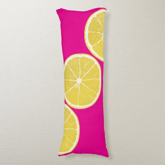 Bold Lemon Slice on Pink Body Pillow Seitenschläferkissen (Vorderseite Vertikal)