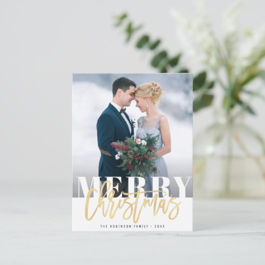 BOLD Merry Christmas Script Holiday Postkarte (Stehend Vorderseite)