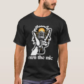 Bold Mic Moment: Dynamic Outfit Design for Music T-Shirt (Vorderseite)