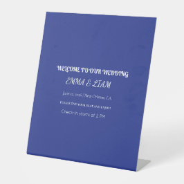 Bold Minimal Wedding Invite in Deep Blue Sockelschild
