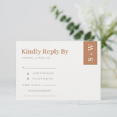 Bold Modern Burnt Orange Rust Tan Wedding RSVP Begleitkarte (Stehend Vorderseite)