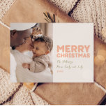 Bold Modern Frohe Weihnachten Ein Foto<br><div class="desc">Senden Sie herzliche Wünsche in dieser Urlaubssaison mit dieser einzigartigen und niedlichen, modernen frohen Weihnachten ein Foto Urlaubskarte. Das schlichte und minimalistisch gestaltete Design ist in hellrosa, pastellfarbenen Korallen, Salbei, Rot und Pfirsichfarben inspiriert. Dieses Design feiert den festlichen Geist des Dezember und bringt jedem Anlass eine fröhliche und lustige Touch....</div>