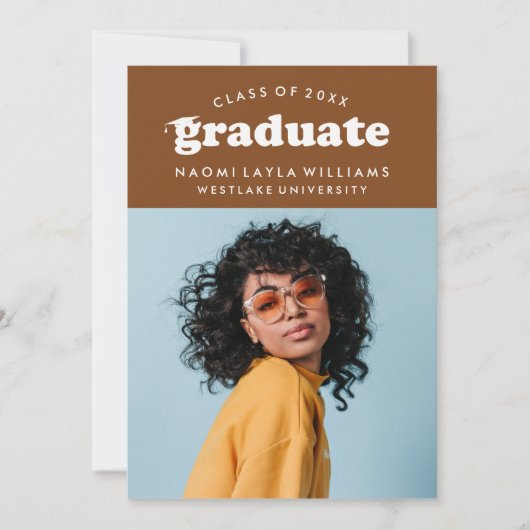 BOLD MODERN RETRO GRADUATE | EINLADUNG VON ABSCHLÜ (Vorderseite)