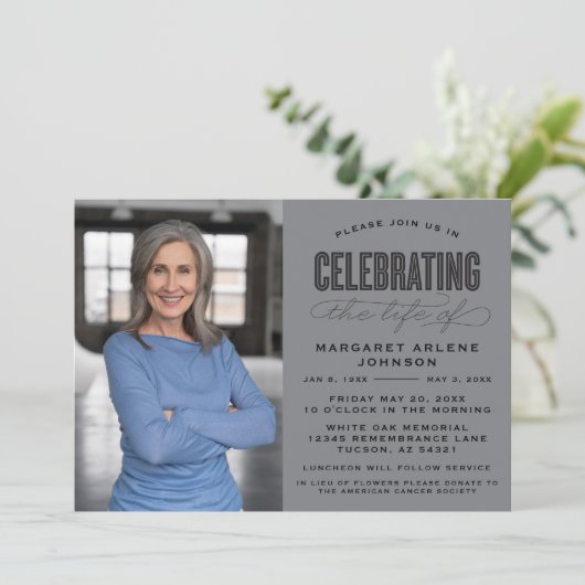 BOLD MODERN SCRIPT FEIERUNG LEBEN FUNERAL EINLADUNG (Stehend Vorderseite)