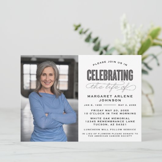 BOLD MODERN SCRIPT FEIERUNG LEBEN FUNERAL EINLADUNG (Stehend Vorderseite)