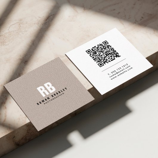 Bold Monogram Linen Or Code Professional Quadratische Visitenkarte