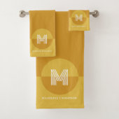 Bold Mustard Yellow Geometric Modern Monogram Badhandtuch Set (Insitu)