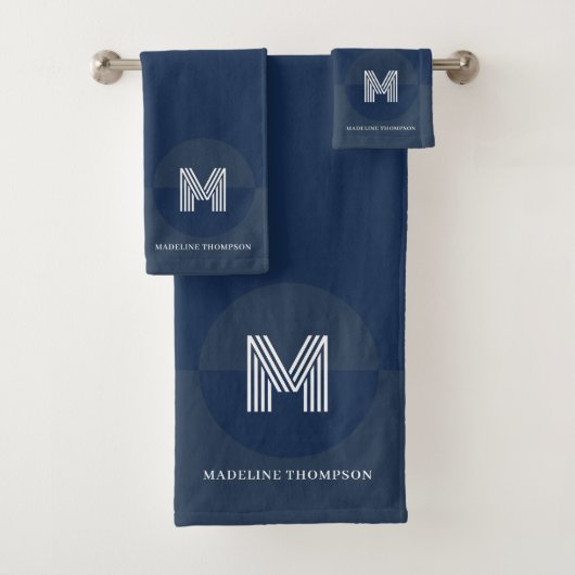 Bold Navy Blue Geometric Modern Monogram Badhandtuch Set (Insitu)