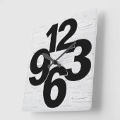 Bold Number Face On Birch Quadratische Wanduhr (Winkel)