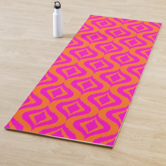 Bold Orange Hot Pink Summer Ikat Ogee Art Muster Yogamatte (Beispiel)