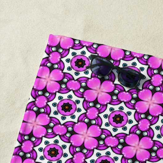 Bold pink and purple patterned Towel Strandtuch (Beispiel)