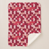 Bold Pink and Red Retro Geometric Pattern Sherpadecke (Vorderseite)
