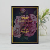 Bold Pink Modern Peony Blume Chic Wedding Folieneinladung (Stehend vorne)