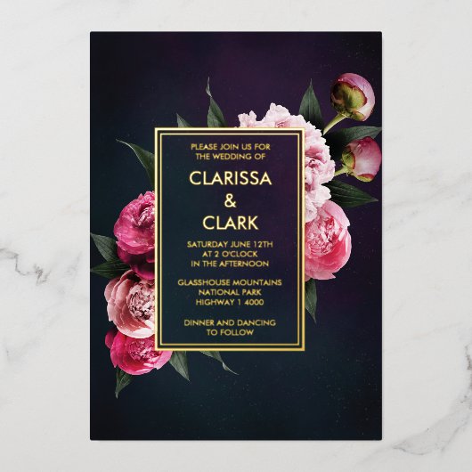 Bold Pink Moody Peony Blume Chic Wedding Folieneinladung (Vorderseite)