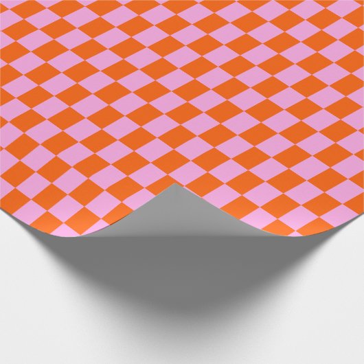 Bold Pink Orange Modern Geometric Check Pattern Geschenkpapier (Ecke)