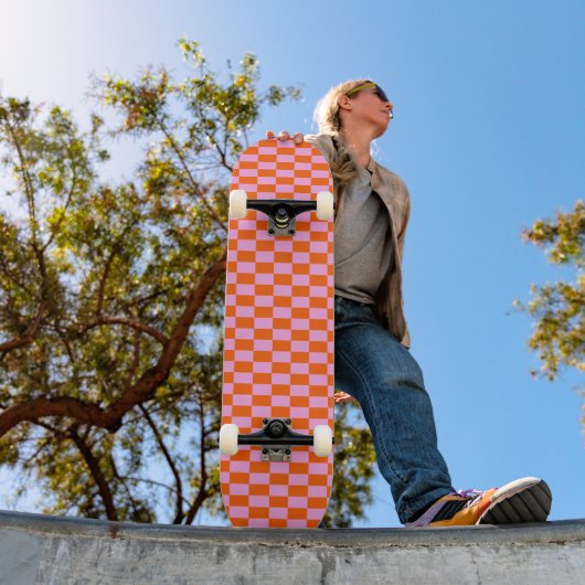 Bold Pink Orange Modern Geometric Check Pattern Skateboard (Außenbereich 1)