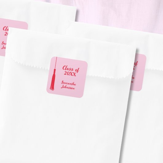 Bold Pink & Red 2024 Grad Tassel Abschluss Quadratischer Aufkleber