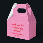 Bold Pink Red Custom Brautparty Danke Geschenkschachtel<br><div class="desc">Fett Typografie Bright Pink und Red Modern Fun Einfaches Custom Brautparty Vielen Dank für Ihre Gefallen Box</div>