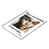 Bold Pixel Portrait in Vivid Tones Notizblock (Linke Seite)