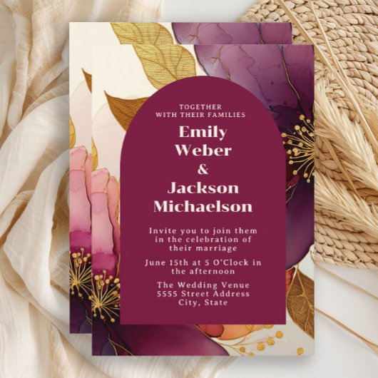 Bold Plum Gold Floral Arch Wedding Einladung
