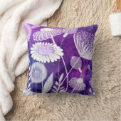 Bold Purple and Violet Wild Flower Art Kissen (Decke)