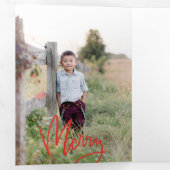 Bold Red Calligraphy Script Holiday Foto Card Dreifach Gefaltete Einladung (Innen Erste Seite)