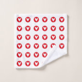 Bold Red Heart Emblem Pattern on White Badhandtuch Set (Waschlappen)