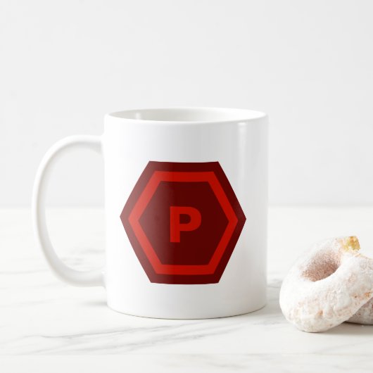 Bold Red Single Letter Monogram in Hexagons Kaffeetasse (Mit Donut)