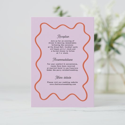 Bold Retro Funky Modern Wedding Enclosure Card RSVP Karte (Stehend Vorderseite)