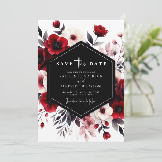 Bold Rustic Crimson Red Wedding Save The Date (Stehend Vorderseite)