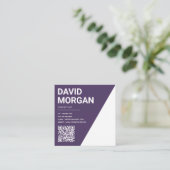 Bold Script Typografy Qr Code Lila Quadratische Visitenkarte (Stehend Vorderseite)