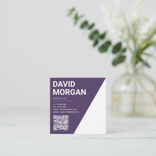 Bold Script Typografy Qr Code Lila Quadratische Visitenkarte (Stehend Vorderseite)