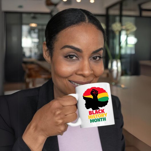 Bold Silhouette Afro Woman Raised Fist Kaffeetasse