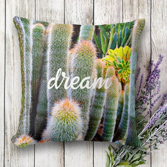 Bold Stylish Green Fuzzy Cacti Foto Dream Script Kissen (Von Creator hochgeladen)