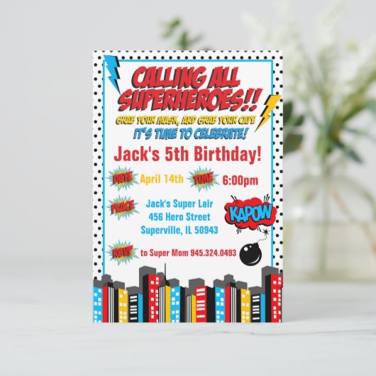 Bold Superhero Birthday Inlusion Einladung (Stehend Vorderseite)