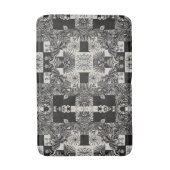 Bold Tropical Monochrome Floral Pattern Badematte (Vorderseite Vertikal)