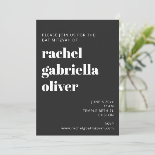 Bold Typografy Black Modern Bat Mitzvah Einladung (Stehend Vorderseite)