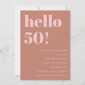 Bold Typografy Terracotta Blush Modern Birthday Einladung (Vorderseite)