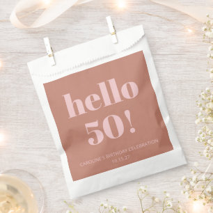 Bold Typografy Terracotta Blush Modern Birthday Geschenktütchen