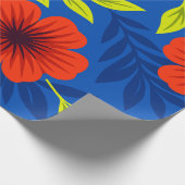 Bold Vermilion Red Florals with Elegant Leaves Geschenkpapier (Ecke)