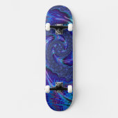 Bold Vibranding Psychedelic Spiraling Fraktal Art Skateboard (Vorderseite)